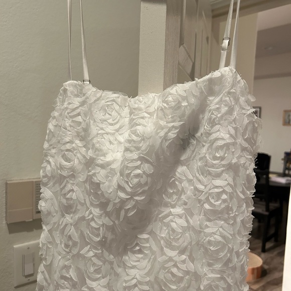 Little White Dress Blue Blush Skylar Flower Textured Maxi Dress MEDIUM Bridal - Picture 4 of 5